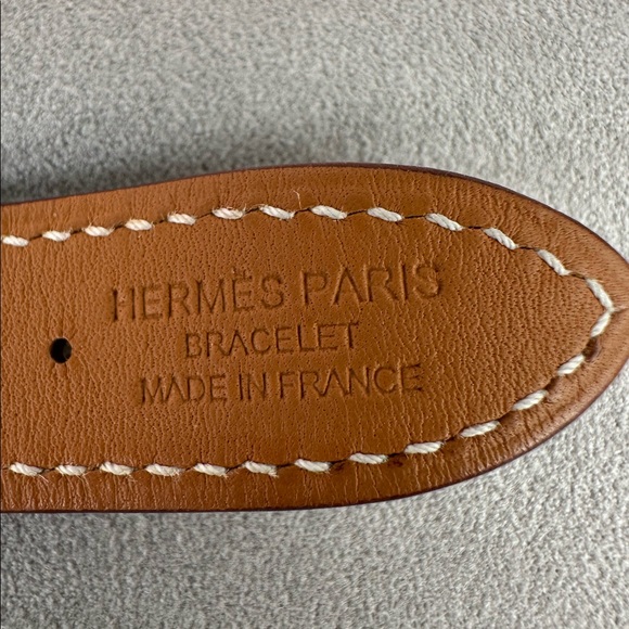 Apple Watch Hermes Series 7 41mm Silver Stainless Steel Gold Single Tour - Picture 4 of 11